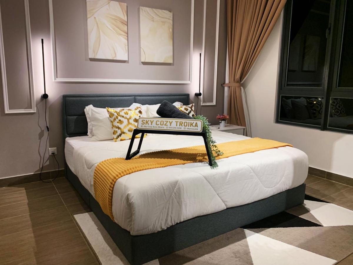 קוטה בארו Sky Cozy Troika Residence, 1 Bedroom 4-6 Pax, 2 Bedrooms 6-8 Pax, Pool Vew, Sky & City View, Free Parking, Pool, Unlimited Wifi & Netflix מראה חיצוני תמונה