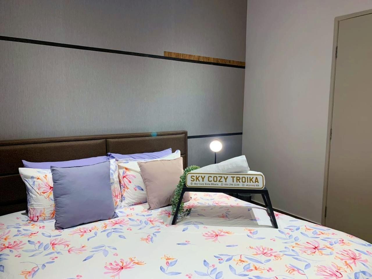 קוטה בארו Sky Cozy Troika Residence, 1 Bedroom 4-6 Pax, 2 Bedrooms 6-8 Pax, Pool Vew, Sky & City View, Free Parking, Pool, Unlimited Wifi & Netflix מראה חיצוני תמונה