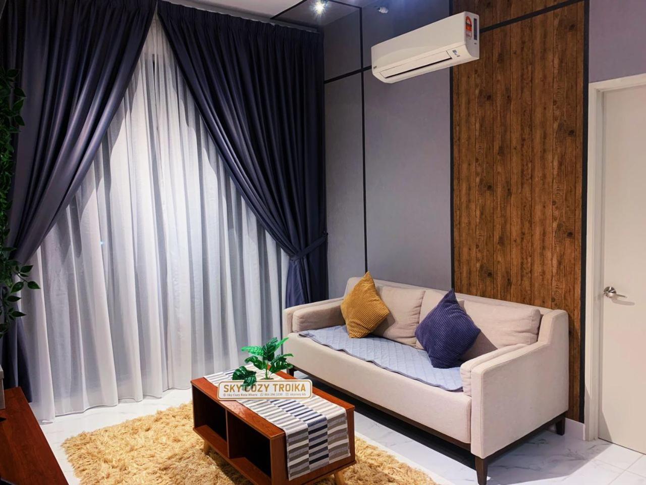 קוטה בארו Sky Cozy Troika Residence, 1 Bedroom 4-6 Pax, 2 Bedrooms 6-8 Pax, Pool Vew, Sky & City View, Free Parking, Pool, Unlimited Wifi & Netflix מראה חיצוני תמונה