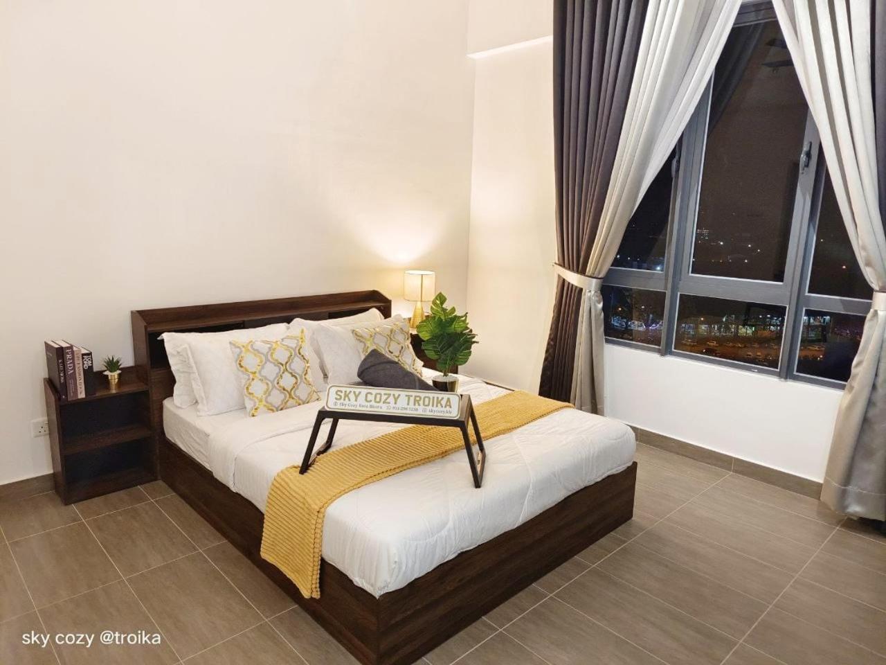 קוטה בארו Sky Cozy Troika Residence, 1 Bedroom 4-6 Pax, 2 Bedrooms 6-8 Pax, Pool Vew, Sky & City View, Free Parking, Pool, Unlimited Wifi & Netflix מראה חיצוני תמונה