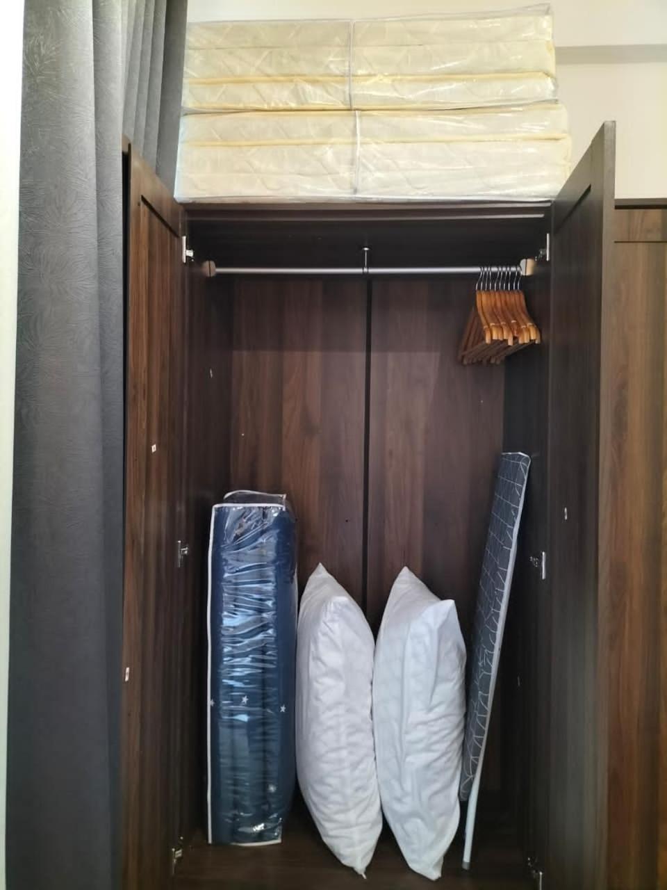 קוטה בארו Sky Cozy Troika Residence, 1 Bedroom 4-6 Pax, 2 Bedrooms 6-8 Pax, Pool Vew, Sky & City View, Free Parking, Pool, Unlimited Wifi & Netflix מראה חיצוני תמונה