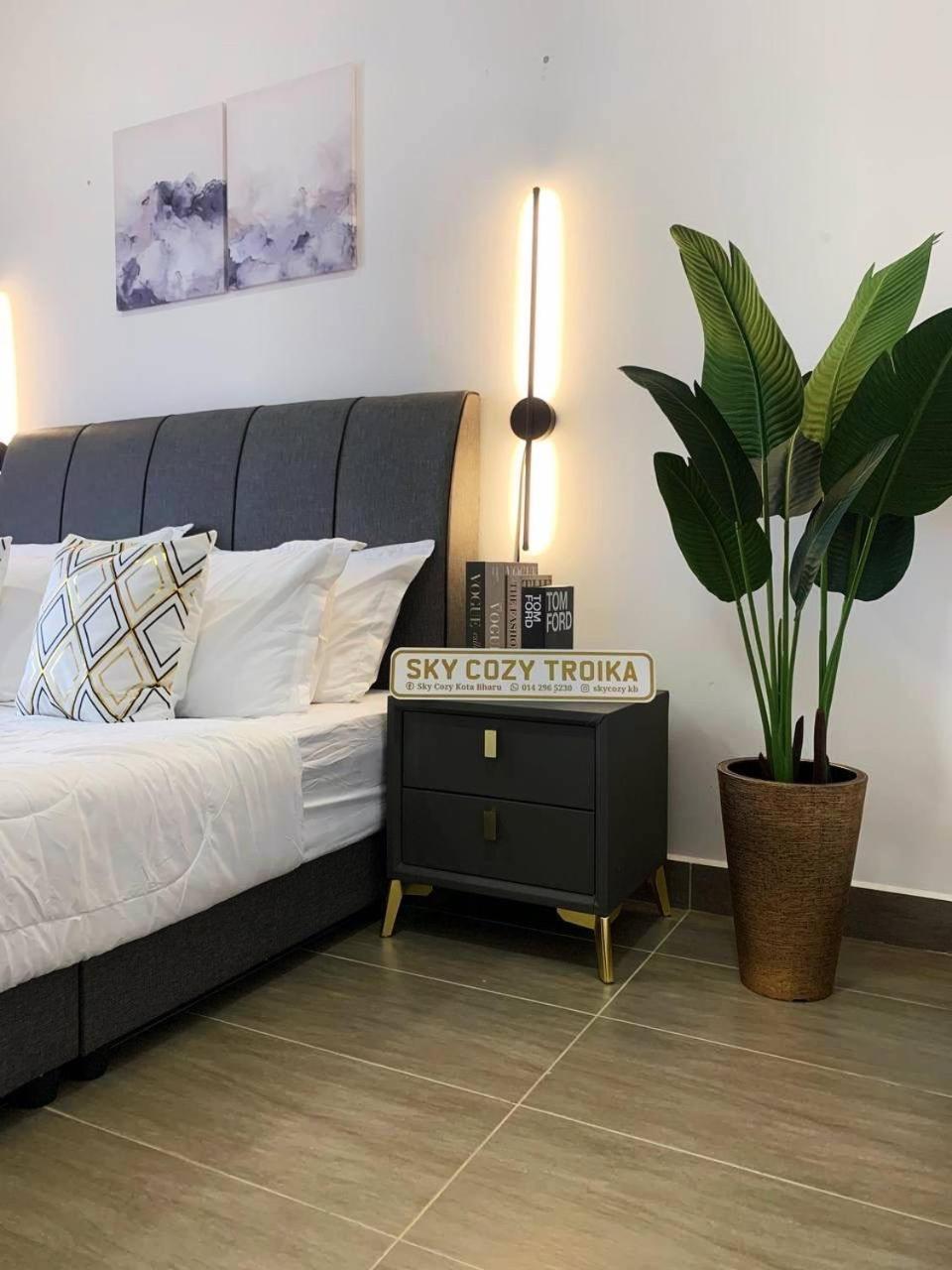 קוטה בארו Sky Cozy Troika Residence, 1 Bedroom 4-6 Pax, 2 Bedrooms 6-8 Pax, Pool Vew, Sky & City View, Free Parking, Pool, Unlimited Wifi & Netflix מראה חיצוני תמונה